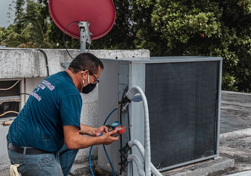 Carga de gas de aire acondicionado